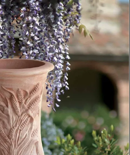 Декоративный вазон